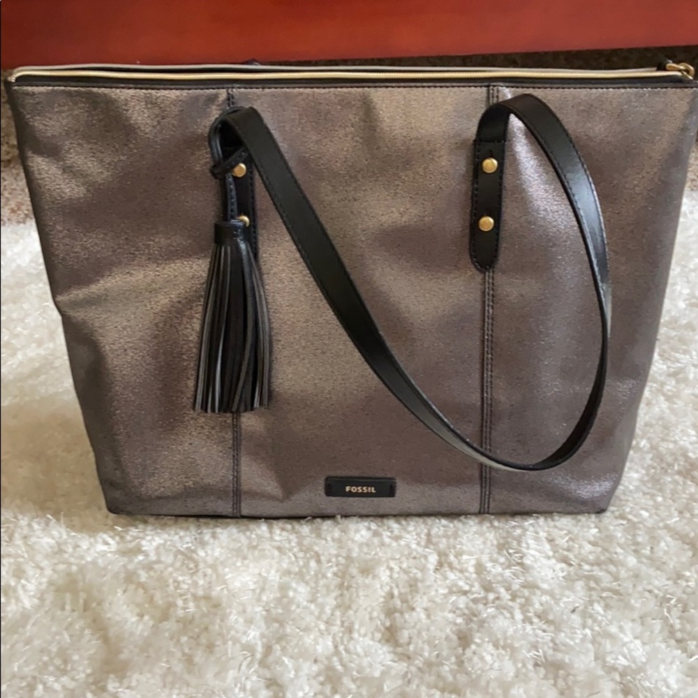 Fossil purse